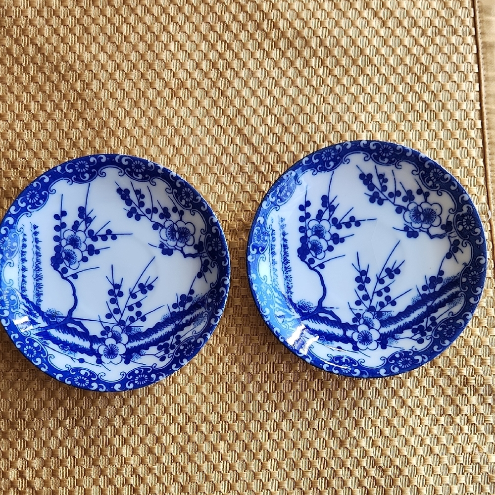 Japanese Blue White Floral Design Plates Saucers Vintage Collectible Tea